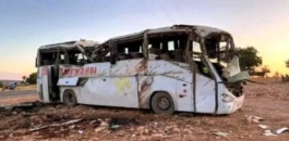 مقتل 8 أشخاص وإصابة 24 آخرين في انقلاب حافلة