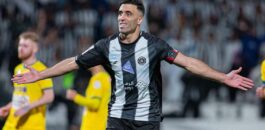 بالفيديو.. حمد الله يحتفل بكأس العرش على طريقته الخاصة