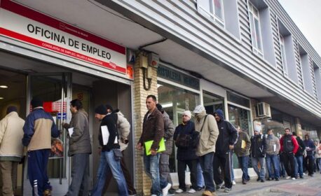 مغاربة إسبانيا يقودون القطاعات الحيوية وينعشون الاقتصاد الإسباني