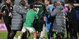 عقوبات ثقيلة من “الكاف” على المنتخب الجزائري بسبب أحداث لقاء نيجيريا
