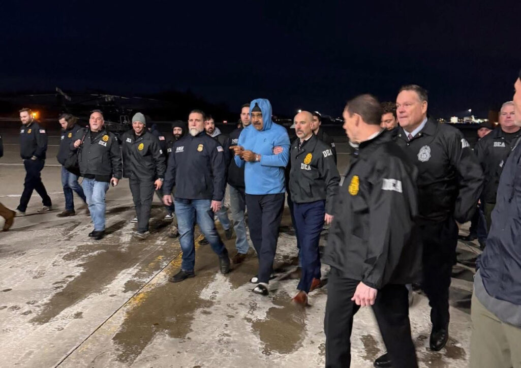 بدءا من التخطيط قبل أشهر إلى صوره المنتشرة.. الرواية الأميركية الكاملة أولا بأول لاعتقال مادورو + صور