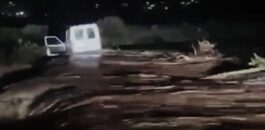 السيول تبتلع سيارتين في تطوان.. انتشال طفلين وأربعة مفقودين في قبضة الموت (صور)