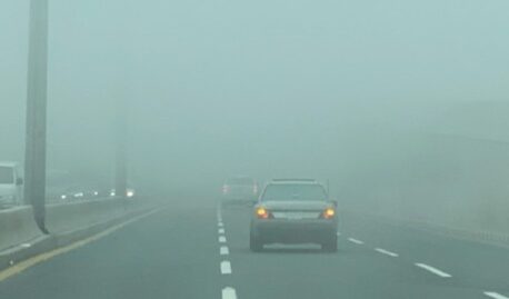 انخفاض الرؤية وغبار كثيف.. المديرية العامة للأرصاد تحذر مستعملي الطريق