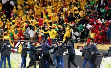 أحكام بحبس المشجعين السنغاليين تتراوح بين ثلاثة أشهر وسنة