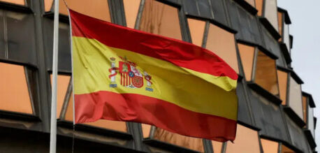 إسبانيا تعتزم خفض ضرائب الوقود والكهرباء لاحتواء اضطرابات السوق