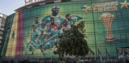 تحرك قانوني مغربي لتوثيق “مهزلة” كأس إفريقيا واتهامات للاتحاد السنغالي بخرق القوانين