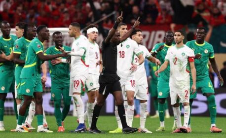 الكاف يقبل طعن الجامعة ويعيد فتح ملف أحداث نهائي الكان