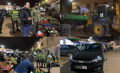 قائد الملحقة الإدارية الأولى بزايو يشرف على تحرير وتنظيف محيط المركب التجاري من الباعة المتجولين