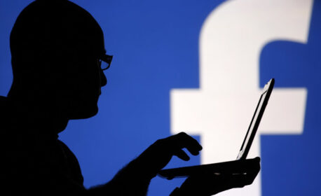 سنتين حبسا نافذا وغرامة 20 مليون سنتيم في حق ناشط فيسبوكي انتقد رئيس جماعة