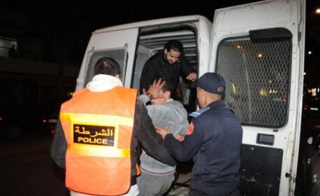 الأمن يطيح بعشريني يوهم المواطنين بالفوز بجوائز عبر الهاتف