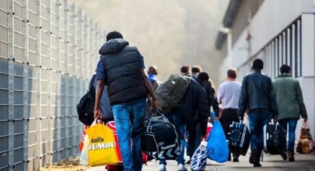 هولندا تقلص مدة الإقامة المؤقتة وتلغي الإقامة الدائمة للاجئين الجدد