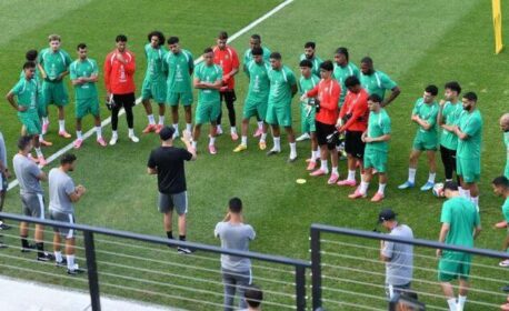 لاعب جديد يغادر معسكر الأسود بأمريكا