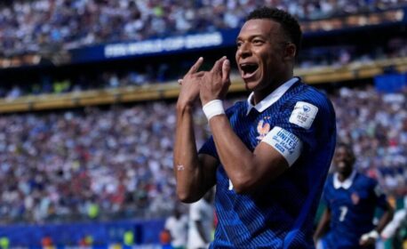 هزيمة مذلة للسنغال أمام فرنسا في افتتاح كأس العالم